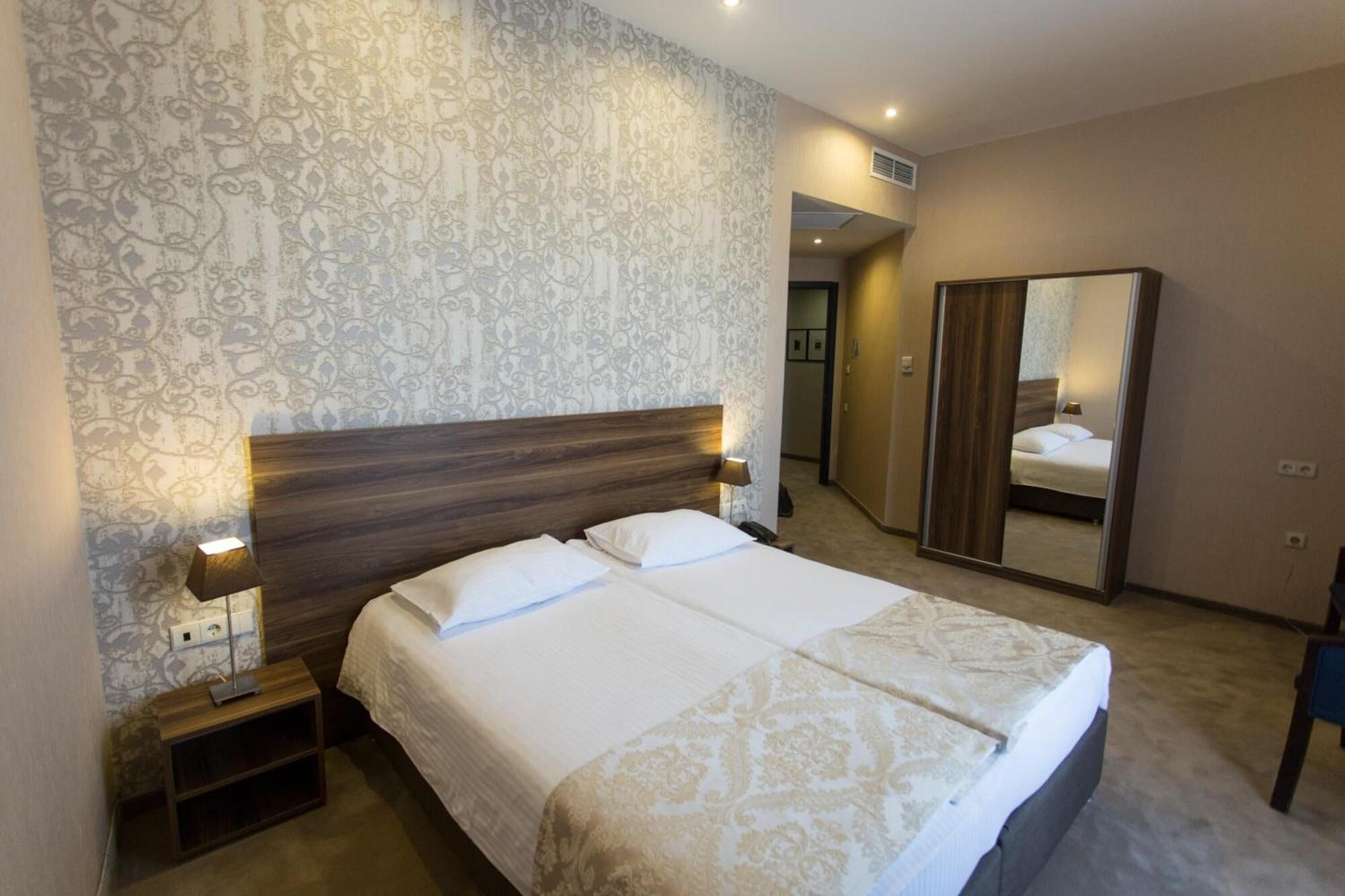 Old Meidan Tbilisi By Urban Hotels エクステリア 写真